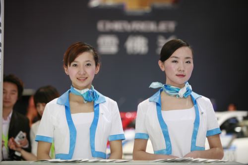 中国模特收入大揭秘 顶级车模每分钟赚10元(图)