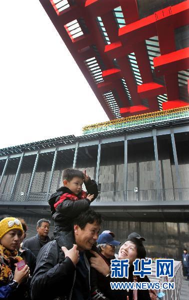 世博会中国馆续展首日场面火爆