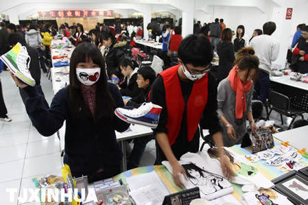“孵化创业梦想”首个大学生创业街开张纳客