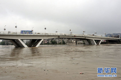 全国多地迎来强降雨天气