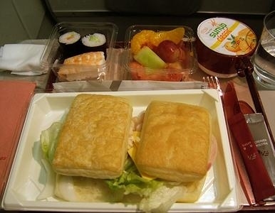 飞机上也有美食！看看各航空公司飞机餐