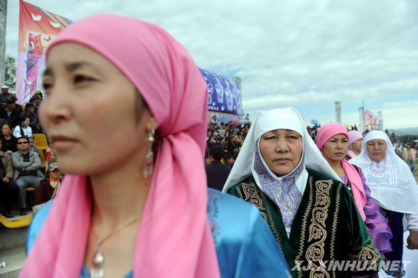 新疆阿勒泰第二届民俗文化旅游节精彩纷呈