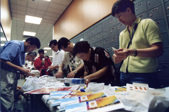 1997香港回归：载梦飞香江
