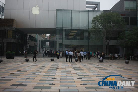 苹果新iPad行货内地上市 “疯狂排队”场景不再