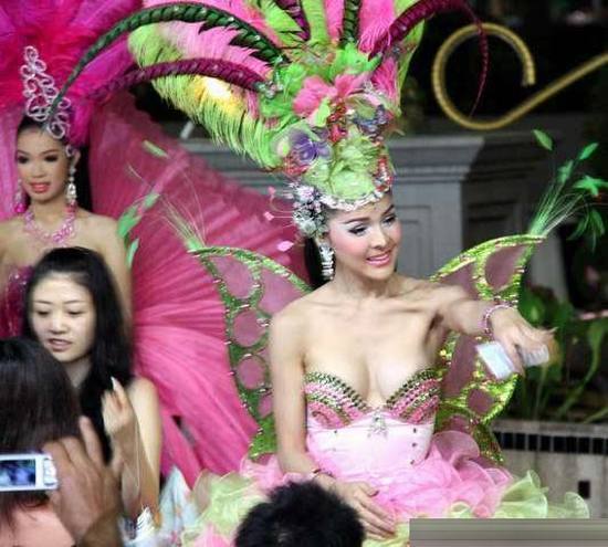 实拍：《泰囧》里的电梯美女真是人妖