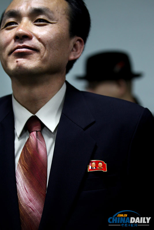 中国日报记者王敬《朝鲜庆祝金日成诞辰100周年》获华赛大奖