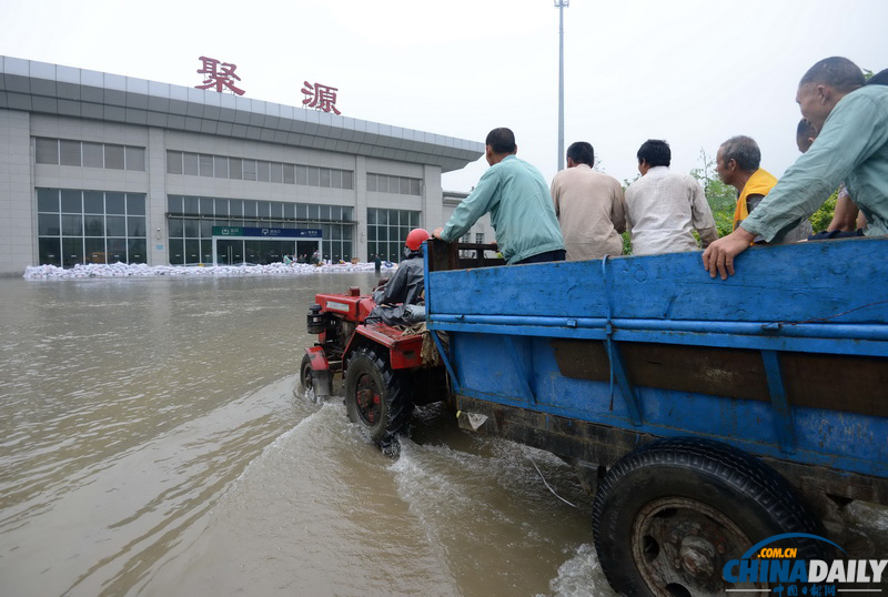 中国日报聚焦四川暴雨天气