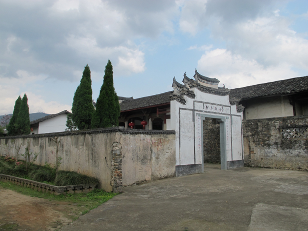东方的古罗马城堡——赣南客家围屋