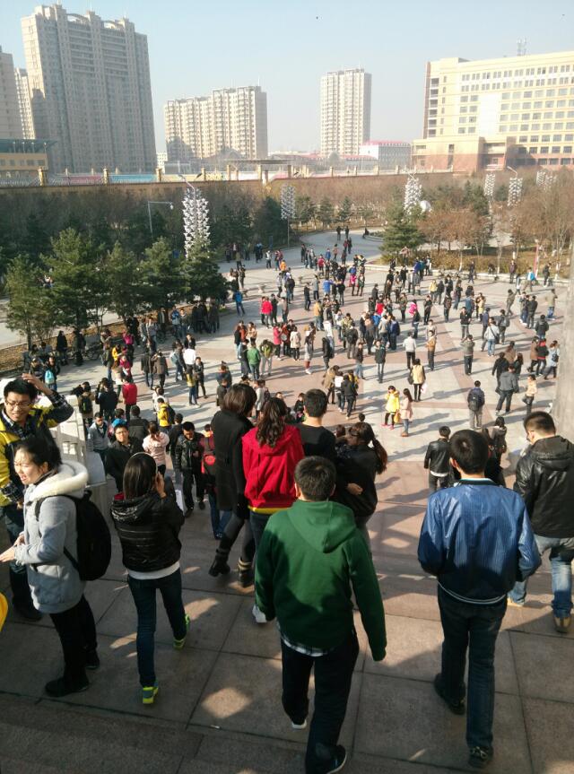 吉林省松原发生5.5级地震 网友称震感强烈上街躲避