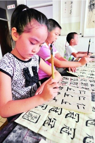 师资匮乏兴趣缺缺：书法教育难进中小学课堂