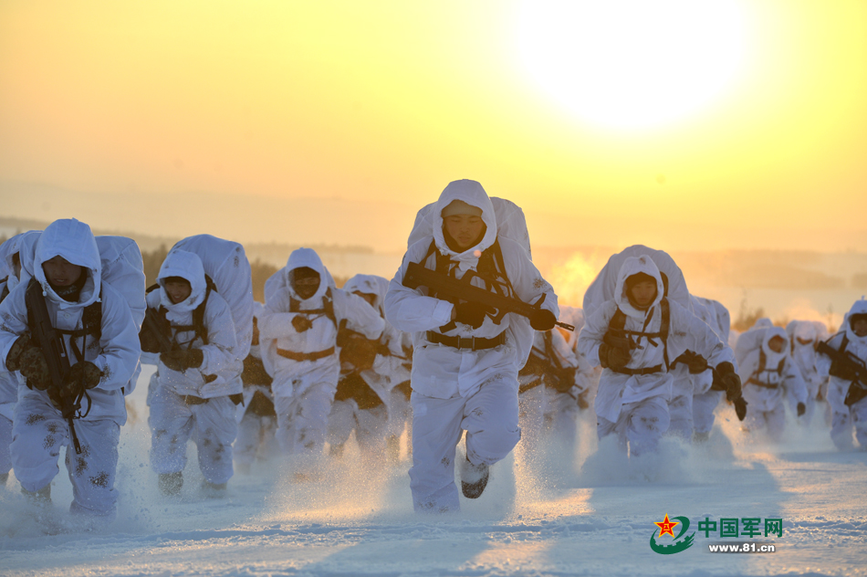 沈阳军区某特战旅-34℃练官兵作战能力