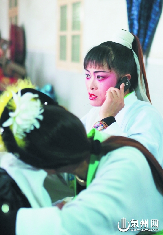 福建职业哭灵女 每月“哭”二十余场收入赛白领
