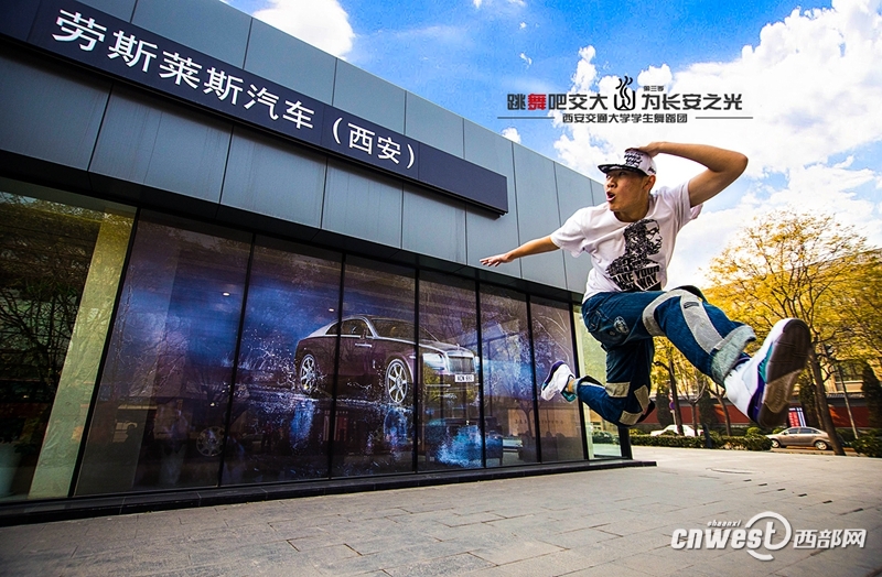 “跳舞吧，交大！”走红网络 高难度动作获网友点赞