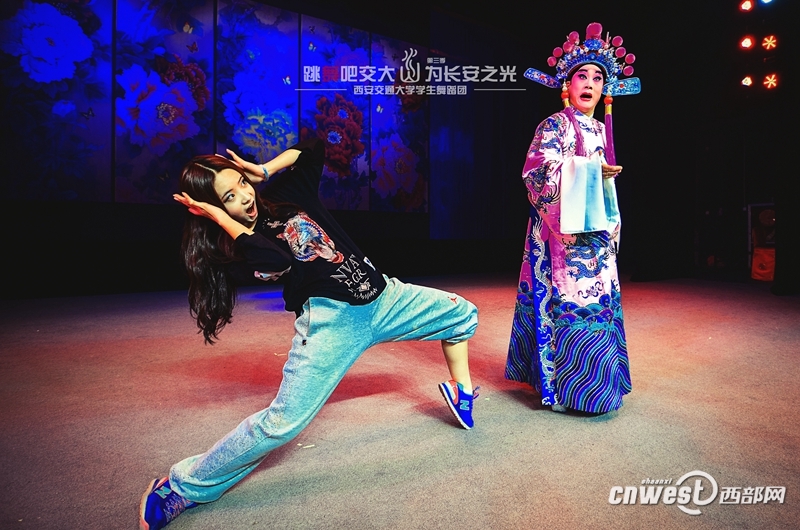 “跳舞吧，交大！”走红网络 高难度动作获网友点赞