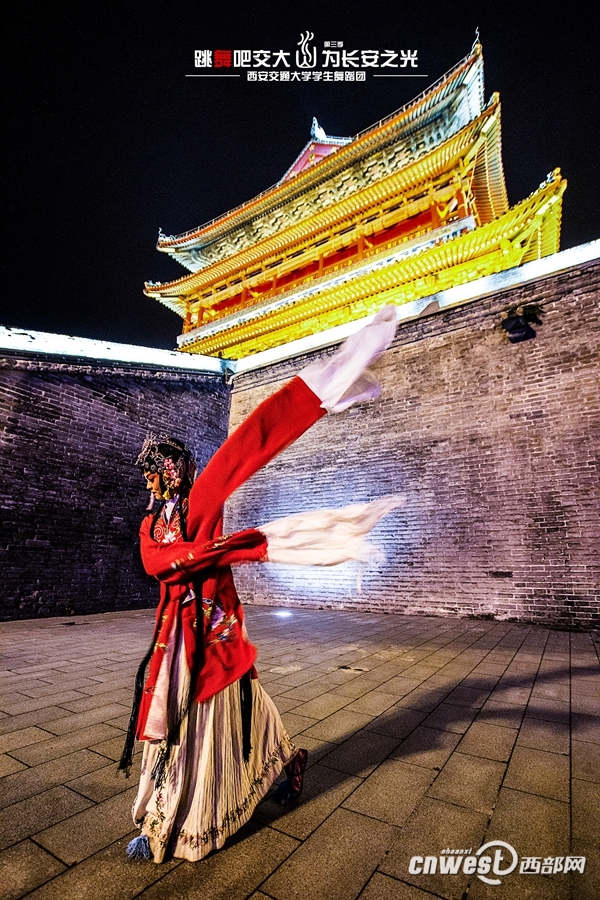 “跳舞吧，交大！”走红网络 高难度动作获网友点赞