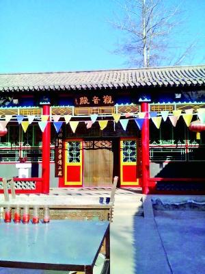 北京一村支书占林地私建庙宇 白天关门晚上念经