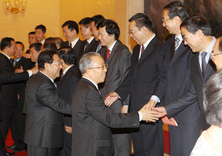戴秉国、陈奎元同志接见与会代表