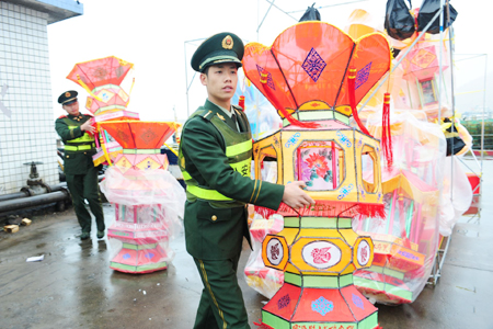 福建:元宵花灯送马祖