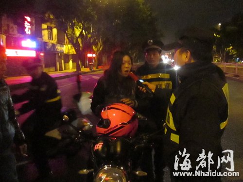“女汉子”江西骑摩来福州聚会 闯禁行被查