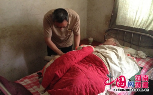 南阳孝子用心践行“爱”的责任 朴实行为展现河南人的正能量