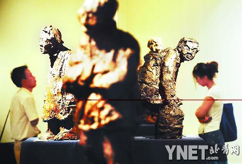 百姓雕塑展现60年时代变迁