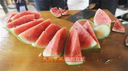 “膨大剂”风波重创成都西瓜 “口口脆”大量滞销