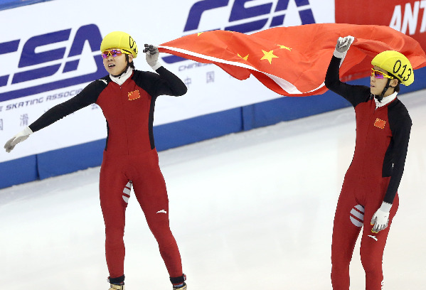 短道速滑——世界杯上海站：王濛夺得女子500米冠军