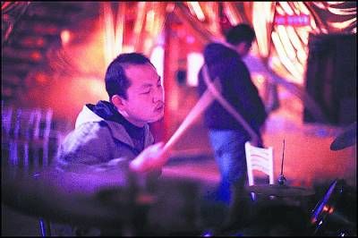揭秘矿工真实生活:工作危险收入不高 渐接受社会不公