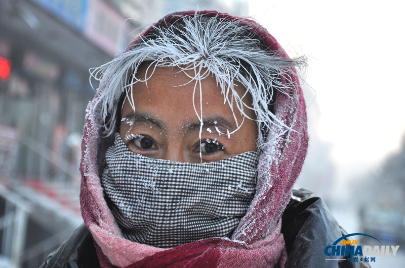 呼伦贝尔遭遇风雪降温 局地气温逼近-40℃