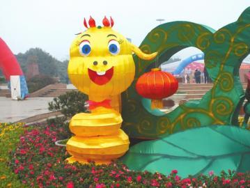 各地蛇年吉祥物遭吐槽：何方妖孽 毁三观啊(图)