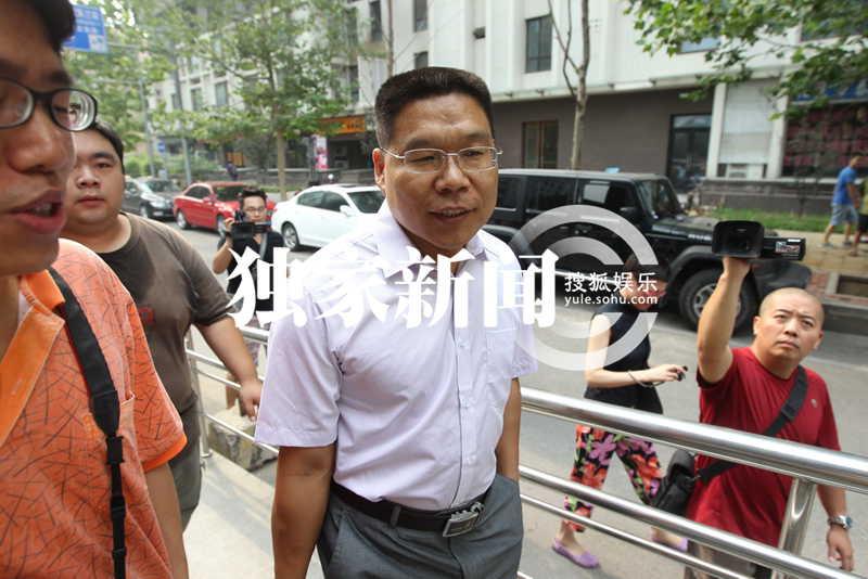 李某案举行庭前会议梦鸽现身 被告本人将出席