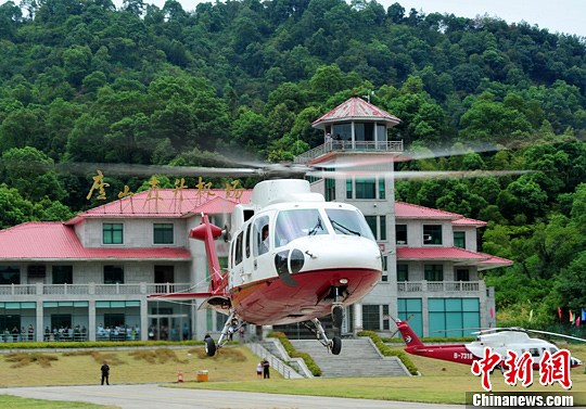 江西庐山观光直升机正式投入运营 可空中看庐山