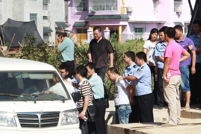 高清：记者暗访半月揭贩肾黑幕 警媒联手破地下贩肾案