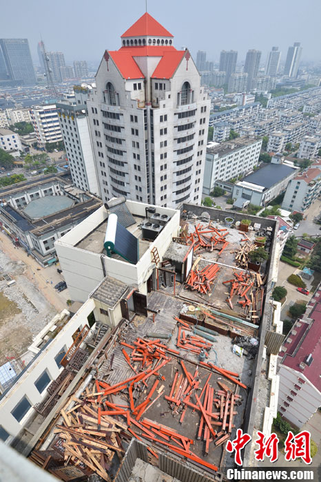 苏州“楼顶园林”违建已拆除