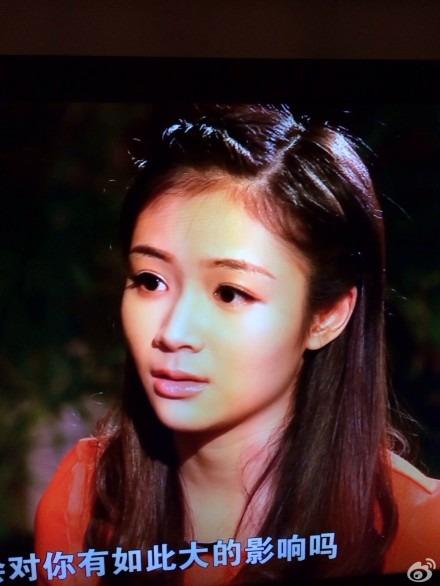 央视记者池舒欣一夜走红 清新脱俗堪称女神级
