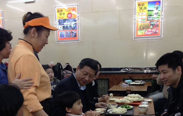 探访庆丰包子铺：顾客排到400多号 7旬老翁改口味(图)