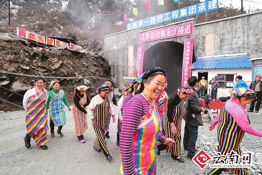 独龙江隧道贯通：独龙人的梦想与改变