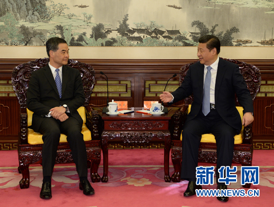 习近平会见梁振英、崔世安