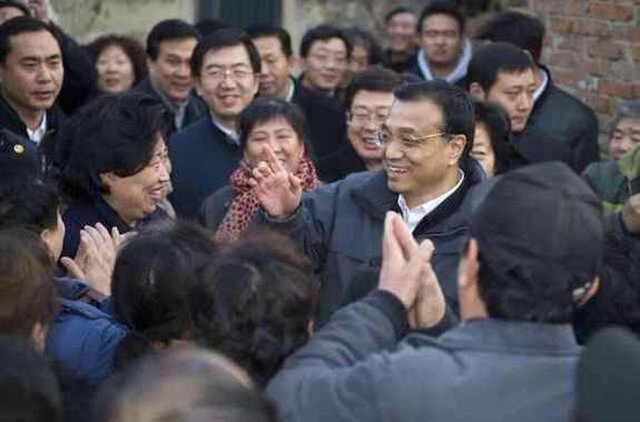 李克强：明年一定让大家搬进新楼房！