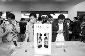 iPhone4突然敞开销售 或为iPhone5让路
