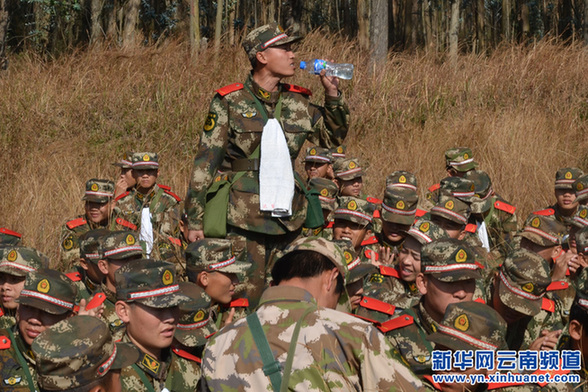 武警云南省森林总队500新兵野营拉练迎战森林防火期