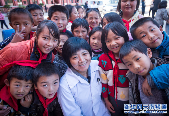 “青少年视力关爱云南行”为3万名青少年提供视力筛查