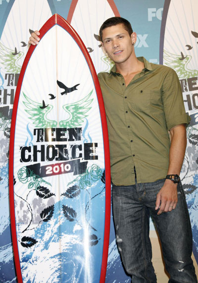 Celebs arrive at Teen Choice 2010 Awards in Los Angeles