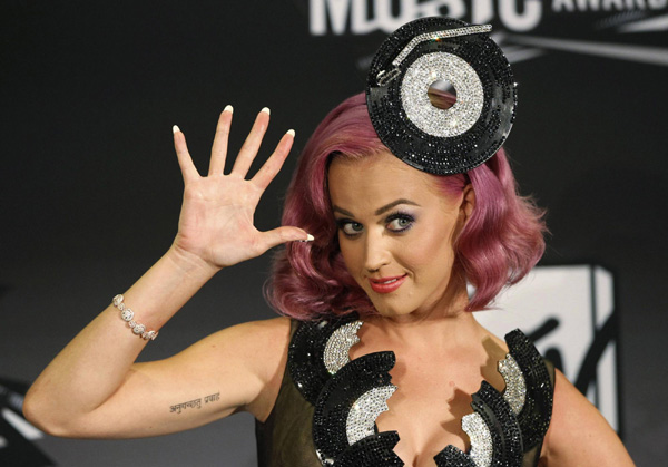 Gaga and Perry win big at 2011 MTV Video Music Awards