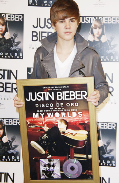 Justin Bieber undergoes paternity test