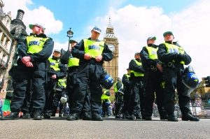 英国200万人今日