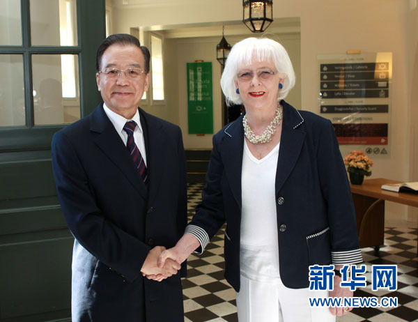 温家宝与冰岛总理西于尔扎多蒂会谈