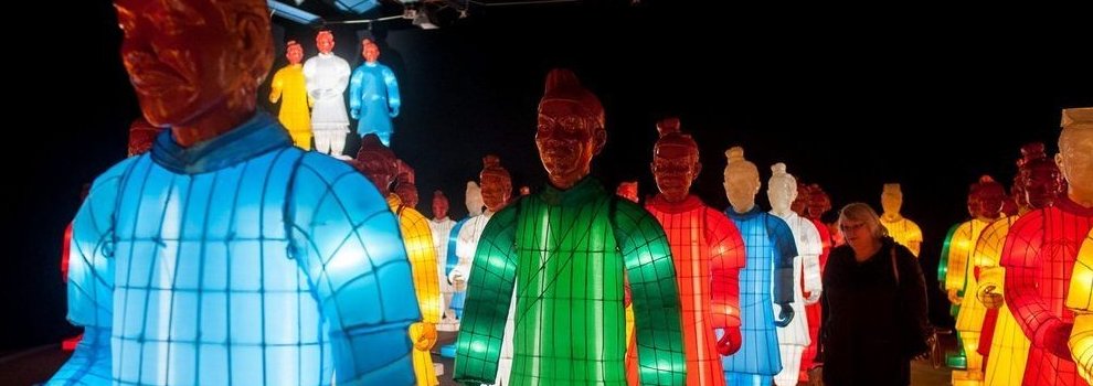 兵马俑着灯笼衣空降英国 展中国传统艺术魅力