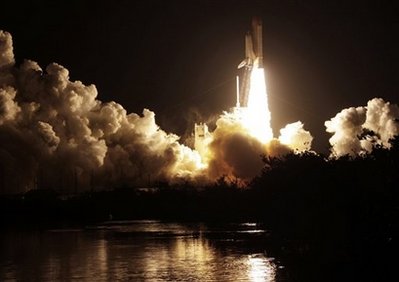 “奋进”号航天飞机升空 为空间站送去重要部件