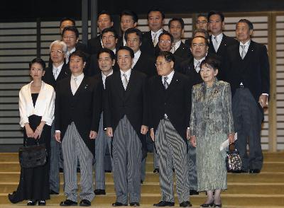 日本新内阁成立旧臣多数留任 面临参院选举硬仗